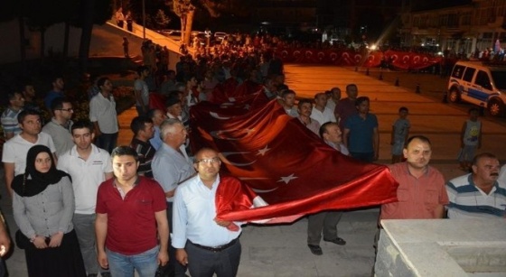 Selendi’de demokrasi nöbeti