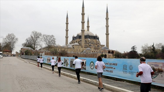 Selimiye Camisi'nin UNESCO'ya girişinin 10. yıl dönümünde atletler cami çevresinde10 tur a