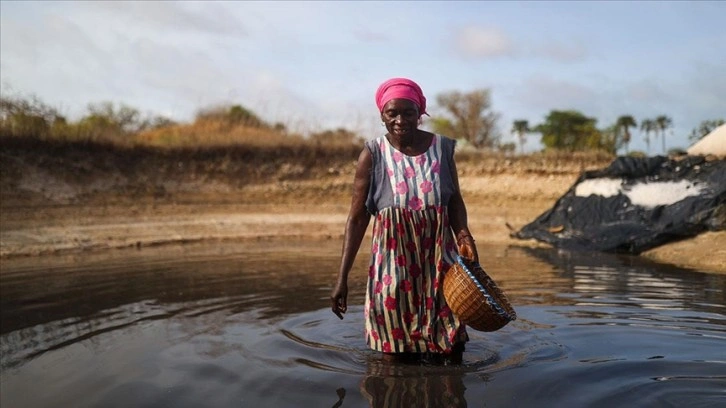 Senegal'de kadınlar ekmeğini "tuzdan" çıkarıyor