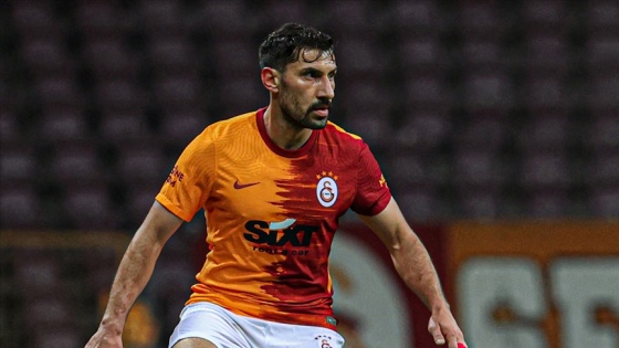 Şener Özbayraklı Galatasaray'a veda etti