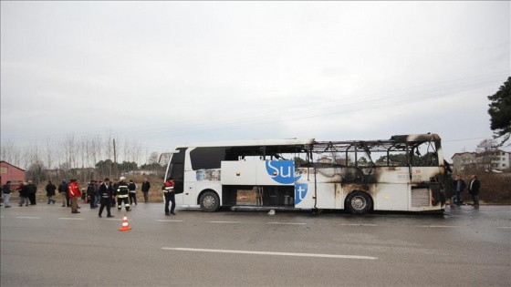 Seyir halindeki yolcu otobüsünde yangın çıktı