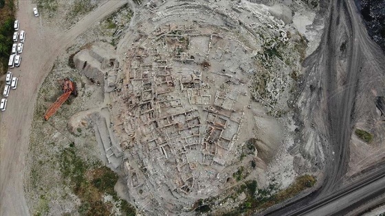 Seyitömer Höyüğü'nde kazılar bölge tarihine ışık tutuyor