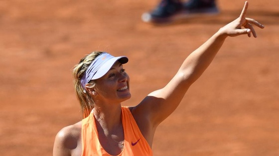 Sharapova korta galibiyetle döndü