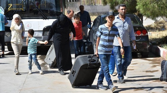 Sığınmacıların bayram sonrası Türkiye&#039;ye dönüşleri sürüyor