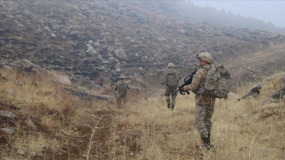 Siirt'te PKK'lı teröristlerden üs bölgesine uzun namlulu silahlarla saldırı: 1 şehit, 1 yaralı