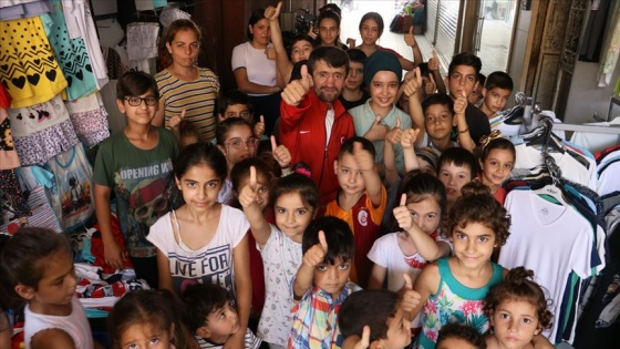 'Simitçi Erkan'dan Suriyeli Türkmen çocuklara bayramlık