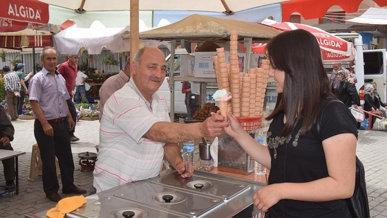 Sındırgı pazarlarının 'Tatlıcı Ali Dayı'sı