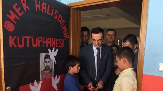 Sınırdaki kütüphaneye 'Ömer Halisdemir' adı verildi