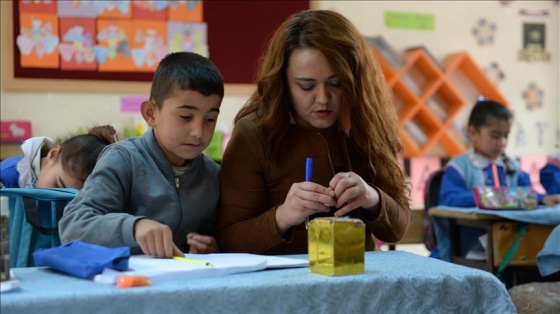 Sınırın fedakar öğretmeni öğrencilerine umut oldu