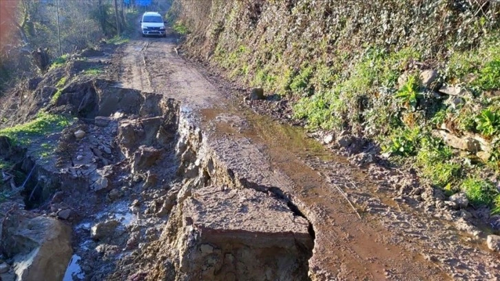 Sinop'ta 118 köy yolunda heyelan oluştu