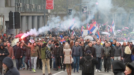 Sırbistan'da hükümet karşıtı protesto