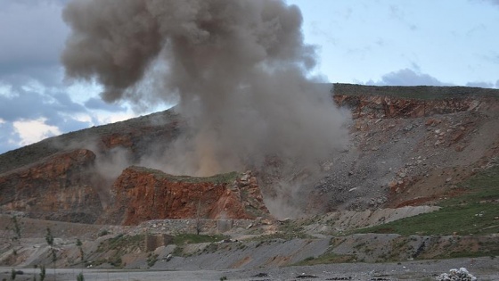 Şırnak'ta bomba yüklü minibüs imha edildi