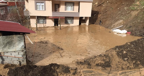 Şırnak’ta heyelan, evler toprak altında kaldı