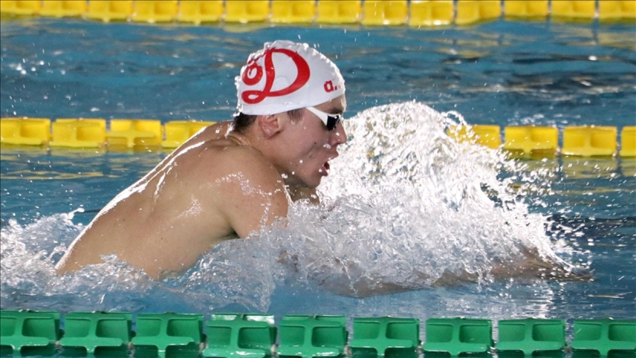 Sırtındaki ağrı nedeniyle başladığı yüzme kariyerini olimpiyat şampiyonluğuyla taçlandırdı