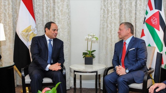 Sisi ve Kral Abdullah ekonomik iş birliğini görüştü