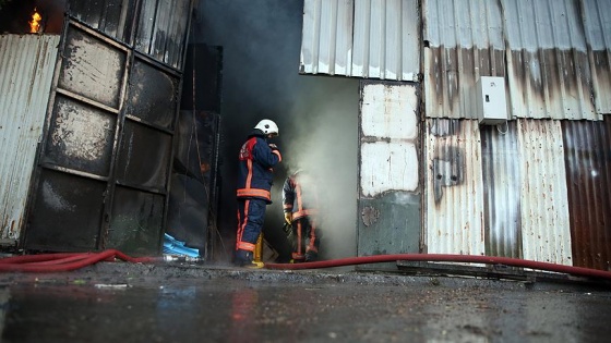 Şişli&#039;de kurbanlık barınağında yangın