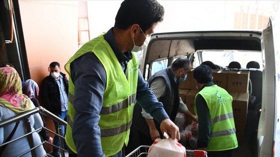 Sivas'ta ihtiyaç sahiplerinin iftar sofrası 'gönül belediyeciliği' ile bereketleniyor