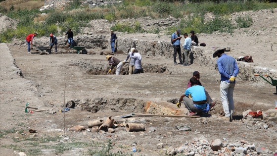 Sivas'ta 'Kale Projesi' kapsamındaki kazılarda 42 bin parça tarihi eser gün yüzüne çı