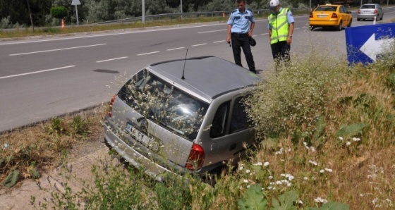 Sivas'ta otomobil su kanalına uçtu: 1 yaralı