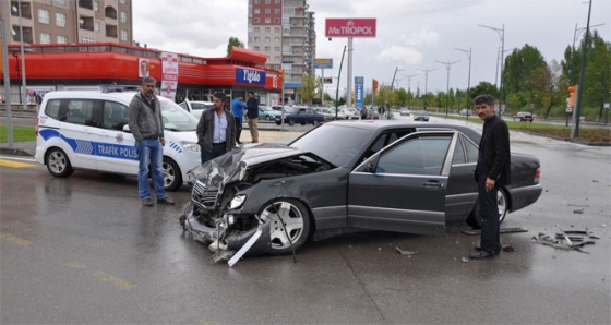 Sivas'ta trafik kazası: 4 yaralı