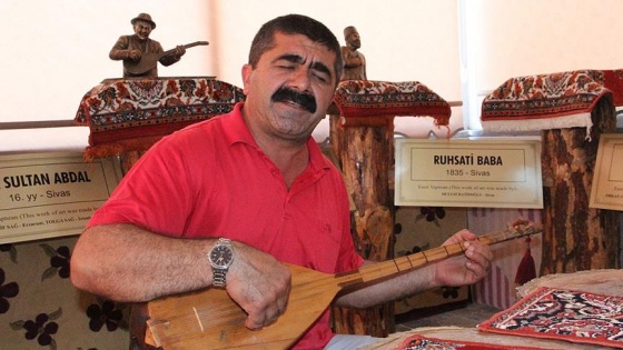 Sivaslı bağlama ustası 'Ozanlar Müzesi' kurdu