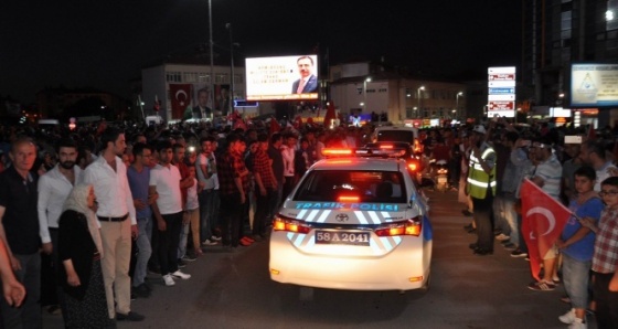 Sivaslı şehit 4'üncü sınıf emniyet müdürünü binler karşıladı