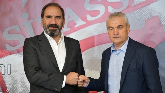 Sivasspor, teknik direktör Rıza Çalımbay ile 1 yıllık sözleşme imzaladı