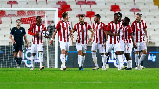 Sivasspor, UEFA Avrupa Konferans Ligi'nde tur şansını rövanş maçına bıraktı