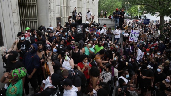 Siyahi Amerikalı Floyd'un öldürülmesine yönelik protestolar 4. gününde