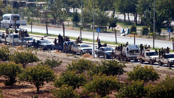 SMO bağlı 40 araçlık konvoy Rasulayn'dan Ceylanpınar ilçesine çıkış