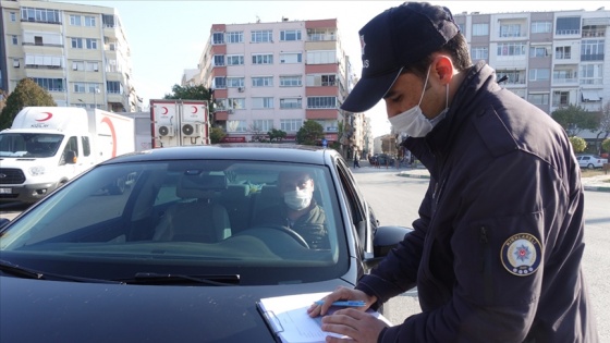 Sokağa çıkma kısıtlamasını ihlal edenlerden 'eczaneye, hastaneye, alışverişe gidiyorum' bahanesi