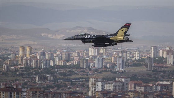 SOLOTÜRK'ten Kayseri'de gösteri uçuşu