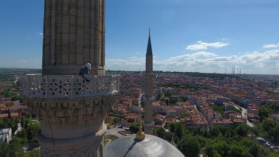 'Son mahyacı' minarelerin süsünü ramazana hazırladı