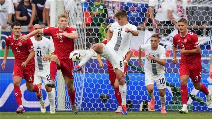 Son yarı finalist Danimarka, öne geçtiği maçta Slovenya ile berabere kaldı