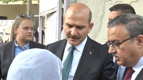 Soylu, Silopi'de 2 çocuğunu kaybeden aileye taziye ziyaretinde bulundu