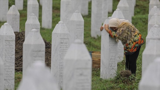 Srebrenitsalı anneler Hollanda'yı AİHM'e şikayet edecek