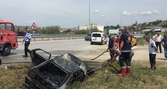 Su kanalına uçan LPG'li otomobil patladı