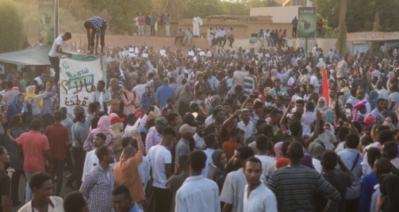 Sudan askeri kaynakları: 'Beşir ev hapsinde'