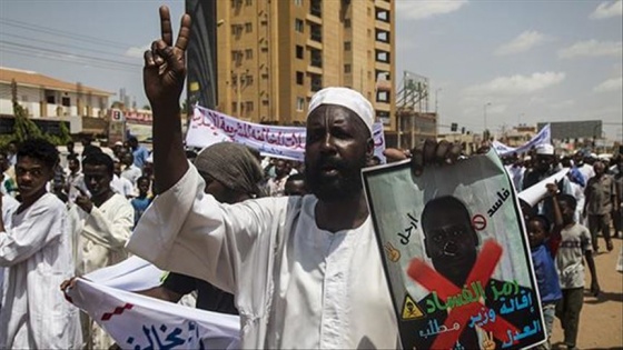 Sudan'da dini konulardaki reformlar protesto edildi