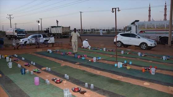 Sudan'da Ramazan geleneği 'sokak iftarları'