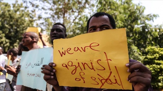 Sudan Egemenlik Konseyi Başkanı: Halkın çıkarlarını korumak için İsrail Başbakanıyla görüştüm