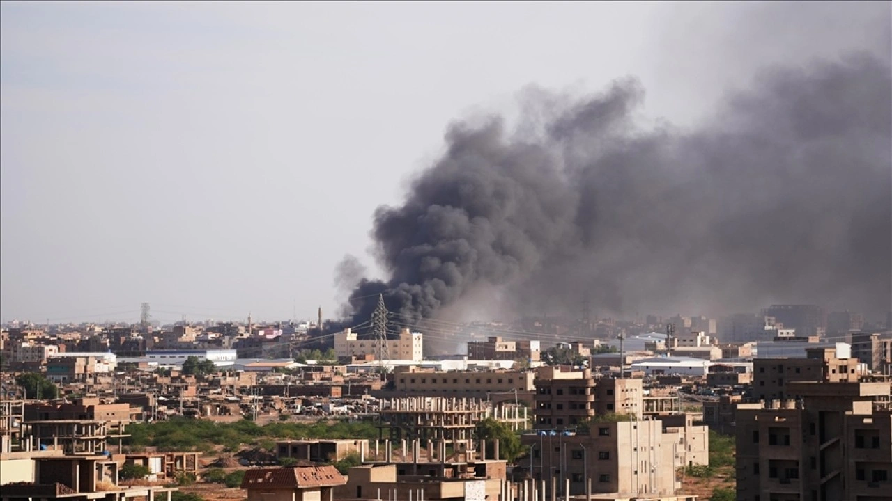 Sudan'ın başkenti Hartum'un Umdurman bölgesinde düzenlenen bombardımanda 120 kişi öldü