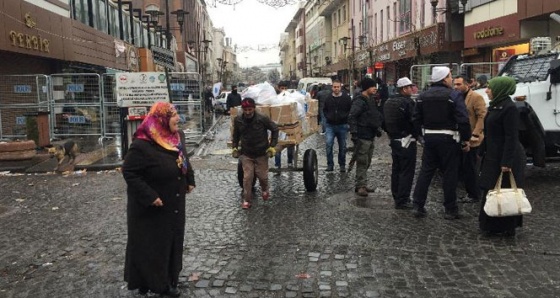 Sur'dan esnaf göçü de başladı