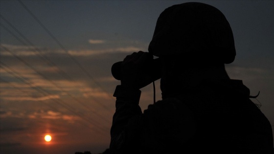 Suriye'den Türkiye'ye girmeye çalışan 1'i PKK/YPG terör örgütü mensubu 5 kişi yakalan