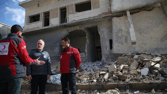 Suriye'nin kuşattığı Vaer ilçesinden bin 500'e yakın sivil yola çıktı