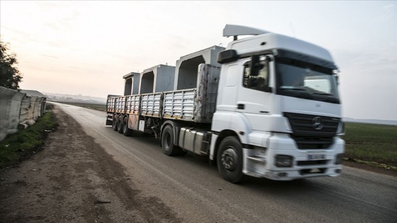 Suriye sınırındaki birliklere beton mevzi sevkiyatı