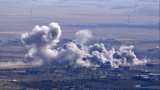 Suriye'ye 'Manchester’dan sevgiler' yazılı bomba atıldı iddiası
