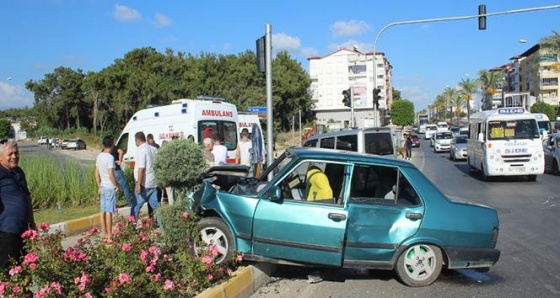 Suriyeli işçileri taşıyan otomobil kaza yaptı: 5 yaralı