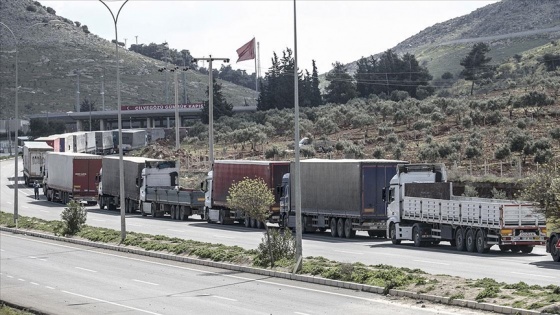 Suriyeli mazlumlara insani yardımın görünmez emekçileri: Ağır vasıta şoförleri