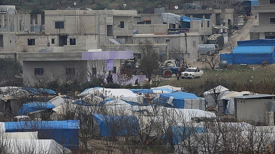 Suriyelilerin sınır hattındaki kamplarda zor hayatı